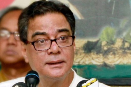 সৈয়দ আশরাফ দেশে ফিরেছেন