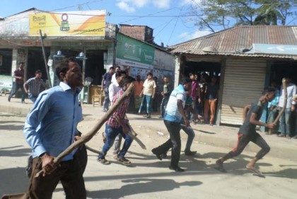 হোসেনপুরে বিএনপির দু’গ্রুপে ধাওয়া পাল্টা ধাওয়া