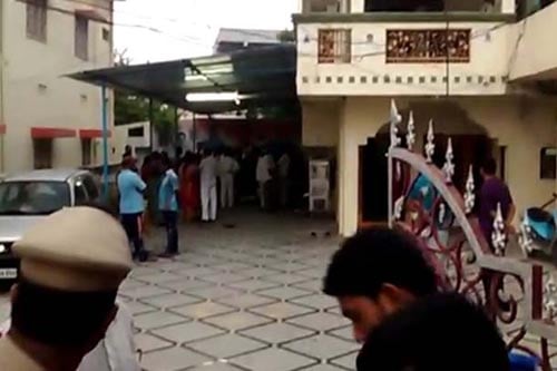 ভারতে সাবেক এমপির বাড়িতে আগুন, পুত্রবধূসহ মৃত ৪
