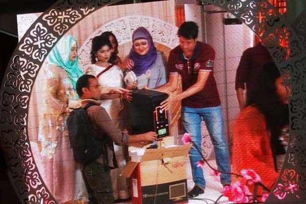 অসহায়দের পাশে ফেইসবুক গ্রুপ 'ফেইরি ল্যান্ড'