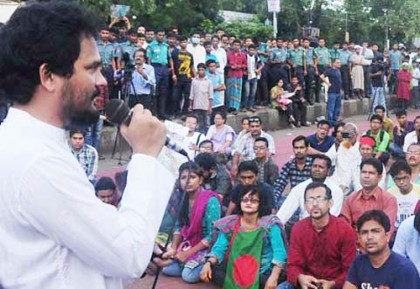 খুনিদের ধরতে ১৫ দিনের আল্টিমেটাম গণজাগরণ মঞ্চের 