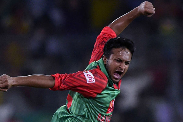 সাকিব ঘূর্ণিতে বিপর্যয়ে জিম্বাবুয়ে