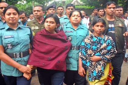 বাবা-মা হত্যায় ঐশীর ফাঁসির রায়