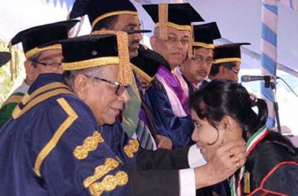 খুবির সমাবর্তনে গোল্ড মেডেল পেলেন ১৪ শিক্ষার্থী 