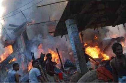 উখিয়ায় অগ্নিকাণ্ডে মন্দিরসহ বাড়িঘর পুড়ে ছাই