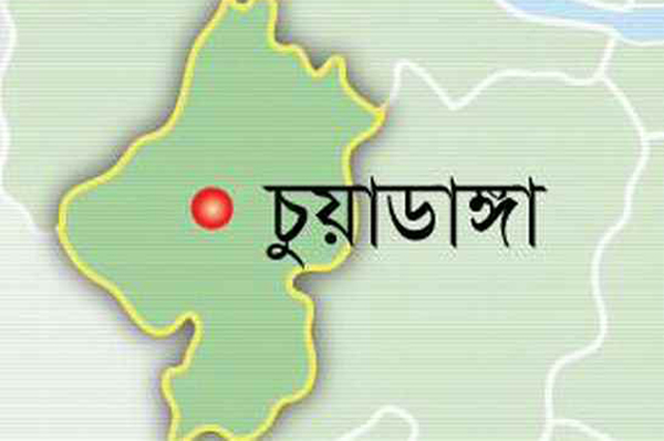 ছাত্রলীগের ২ কর্মীকে গ্রেপ্তারের প্রতিবাদে থানায় ককটেল হামলা