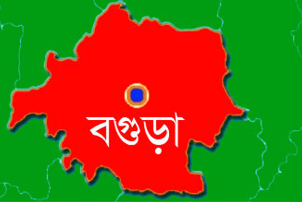 মহাসড়ক অবরোধকারীদের ওপর পুলিশের লাঠিচার্জ, আটক ২ 