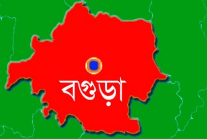 মহাসড়ক অবরোধকারীদের ওপর পুলিশের লাঠিচার্জ, আটক ২ 
