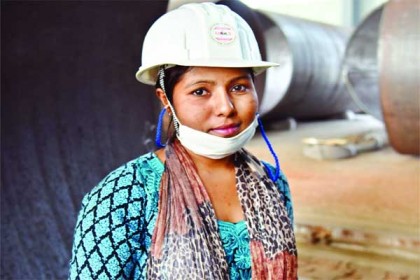 পদ্মায় একমাত্র বাঙালি নারী প্রকৌশলী  