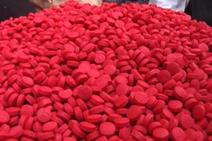 কম্বলের ভাঁজে ৪০ হাজার ইয়াবা, দম্পতি আটক