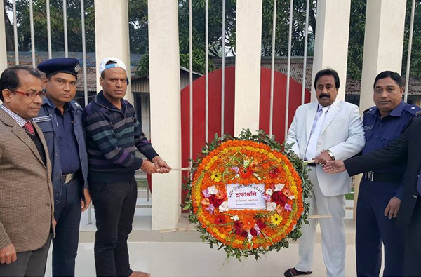 চাঁপাইনবাবগঞ্জে পালিত হচ্ছে বিজয় দিবস