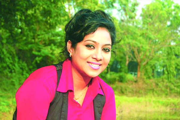 আবার শাবনূরের মডেলিং