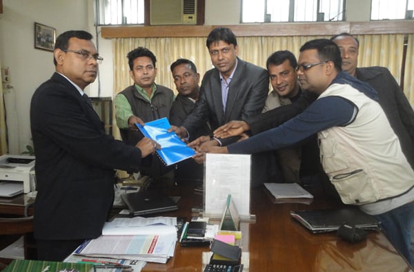 
'যশোর বিভাগ' ঘোষণার দাবিতে স্মারকলিপি প্রদান
