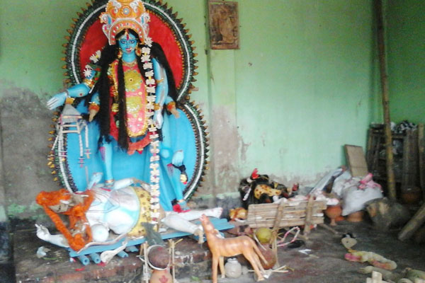 ফরিদপুরে কালী মন্দিরের প্রতিমা ভাংচুর