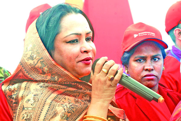 সাংস্কৃতিক নৈপুণ্য প্রদর্শনে বসুন্ধরা গ্রুপের প্রতিষ্ঠাতা পরিচালক আফরোজা বেগম 