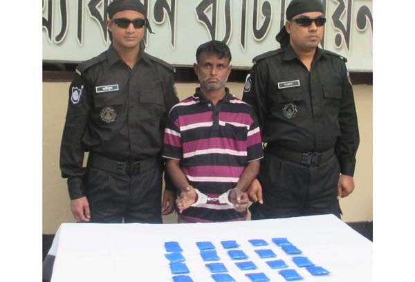 কুমিল্লায় ইয়াবাসহ মাদক ব্যবসায়ী গ্রেফতার