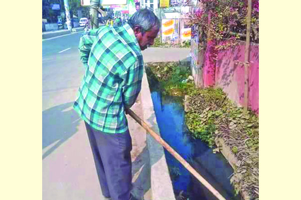 এক চিকিৎসকের বিরল দৃষ্টান্ত