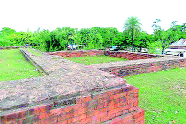 নওগাঁর ঐতিহাসিক হলুদ বিহার