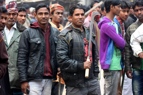 ১৪৪ ধারা ভঙ্গ করে এমপির বিরুদ্ধে বিক্ষোভ       