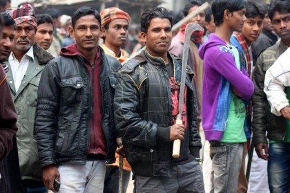 ১৪৪ ধারা ভঙ্গ করে এমপির বিরুদ্ধে বিক্ষোভ       