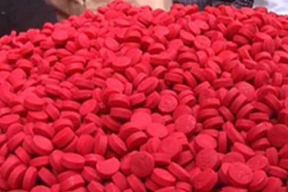 টেকনাফে ৬১ হাজার পিস ইয়াবাসহ আটক ১