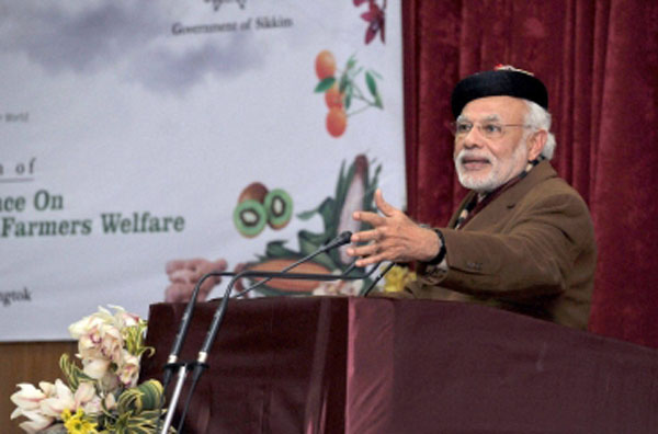 'ফুল নয়, কাঁটার মধ্যেই বাঁচতে চাই'