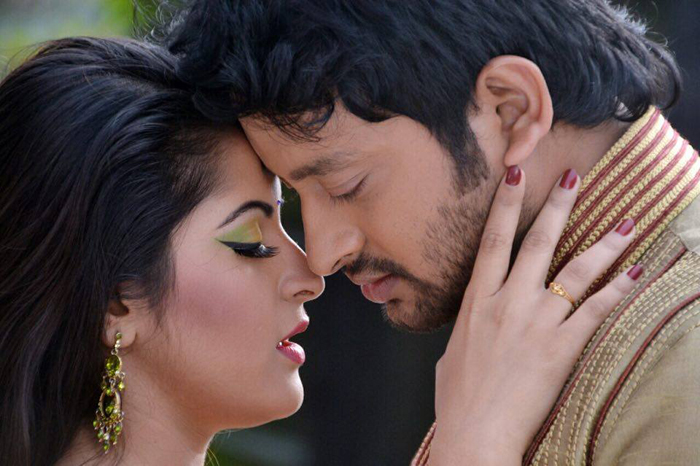 তাহাদের প্রথম, নাকি লাকি সেভেন