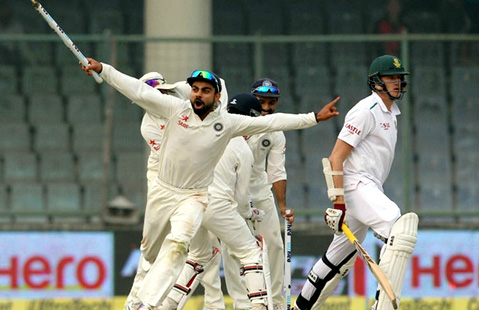 ৫ বছর পর শীর্ষে ফিরল ভারত
