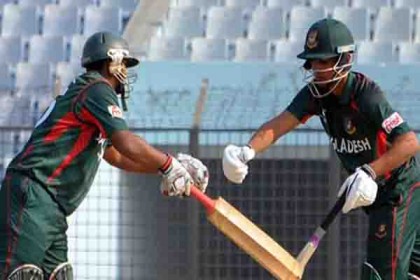 টসে হেরে ব্যাটিংয়ে টাইগার যুবারা