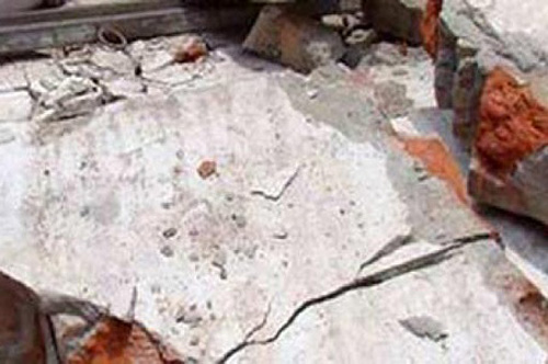 মগবাজারে দেয়াল চাপায় শিশু নিহত