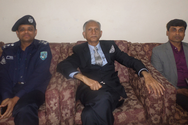 'বিশ্ববিদ্যালয়ে লাশ ফেলার ষড়যন্ত্র চলছে'
