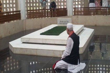 অঝোরে কাঁদলেন কাদের সিদ্দিকী