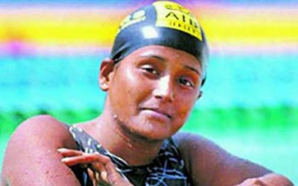 সাঁতারে স্বর্ণ এনে দিলেন শিলা