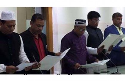 ৫ পৌরসভার মেয়র-কাউন্সিলরদের শপথগ্রহণ সম্পন্ন