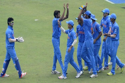 লঙ্কানদের হারিয়ে ফাইনালে ভারত