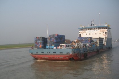 পাটুরিয়া-দৌলতদিয়া নৌরুটে ফেরি চলাচল শুরু