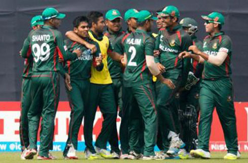 বাংলাদেশের টার্গেট ২১৫ রান