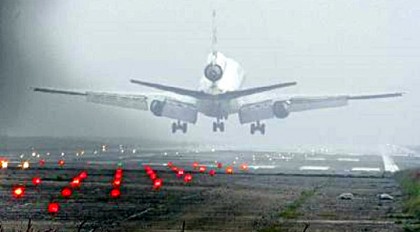 ঘন কুয়াশায় বিমান চলাচল বিঘ্ন