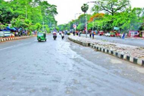 সকাল ৯টা থেকে বিকেল ৫টা টিএসসি-শাহবাগ সড়ক বন্ধ