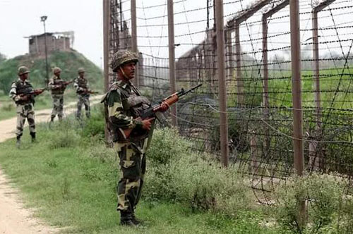 বাংলাদেশিকে ধরে নিয়ে গেছে বিএসএফ
