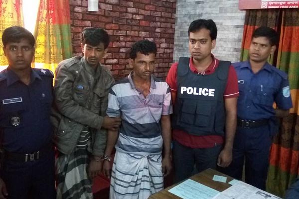 ভালুকায় অস্ত্র ও ইয়াবাসহ আটক ২
