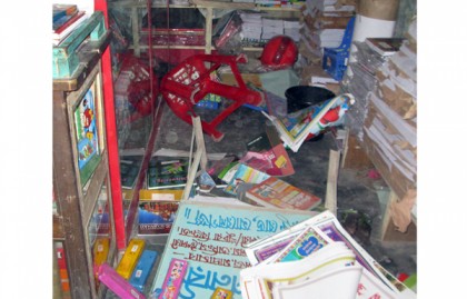 দুই ভাইকে পিটিয়ে লাখ টাকা লুট