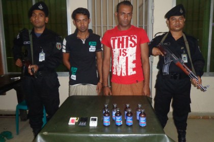 শাহজাদপুরে ইয়াবা-ফেন্সিডিলসহ আটক ২