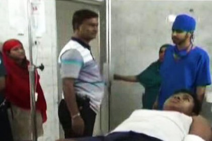 সাভারে দুর্বৃত্তদের হামলায় ৩ শিক্ষার্থী হাসপাতালে