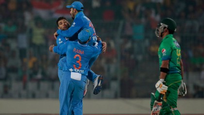 ৮৩ রানেই গুটিয়ে গেল পাকিস্তান 