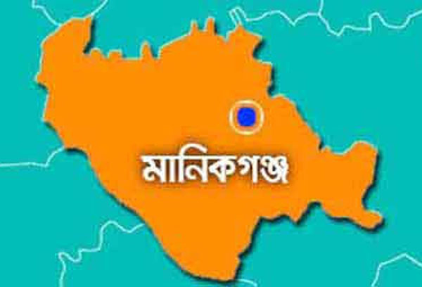 মানিকগঞ্জে পিকআপ ভ্যান উল্টে এসআইসহ আহত ৩