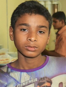 নারিকেল গাছ থেকে পড়ে মৃত্যু হয় শিশু হোসেনের