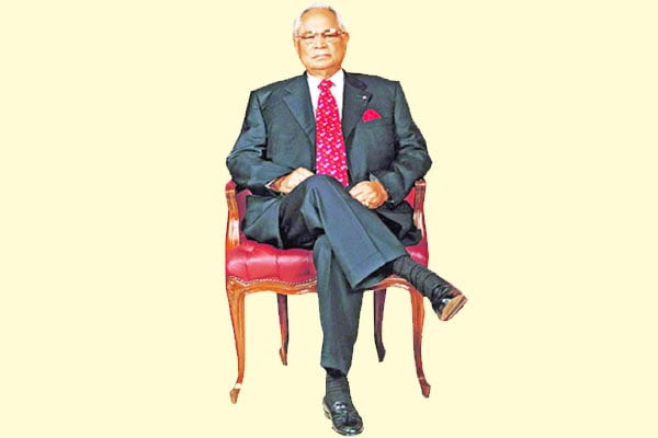 একজন স্যামসন এইচ চৌধুরী