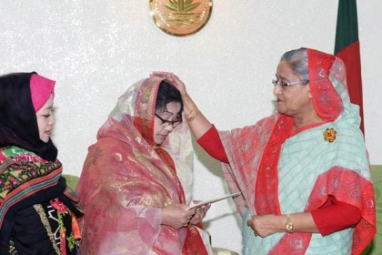 
অভিনেতা ফরিদ আলীর চিকিৎসায় ২৫ লাখ টাকা দিলেন প্রধানমন্ত্রী



