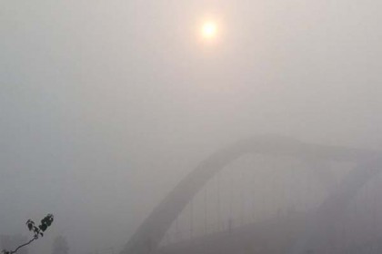 ফাল্গুনেও রাজধানীতে ঘন কুয়াশা